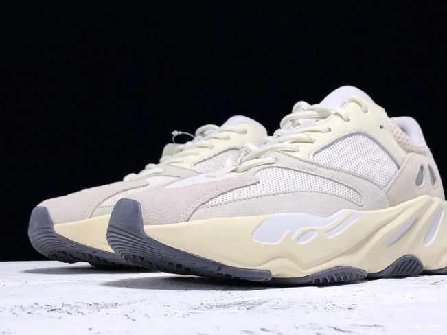 Yeezy Boost Adidas 700 Analog EG7596 1030